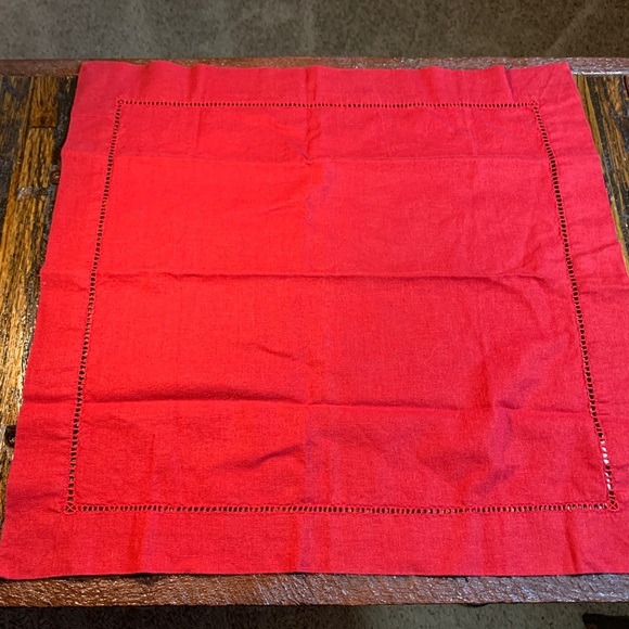 9 Red Classy Table Napkins Christmas Holiday - Picture 3 of 8